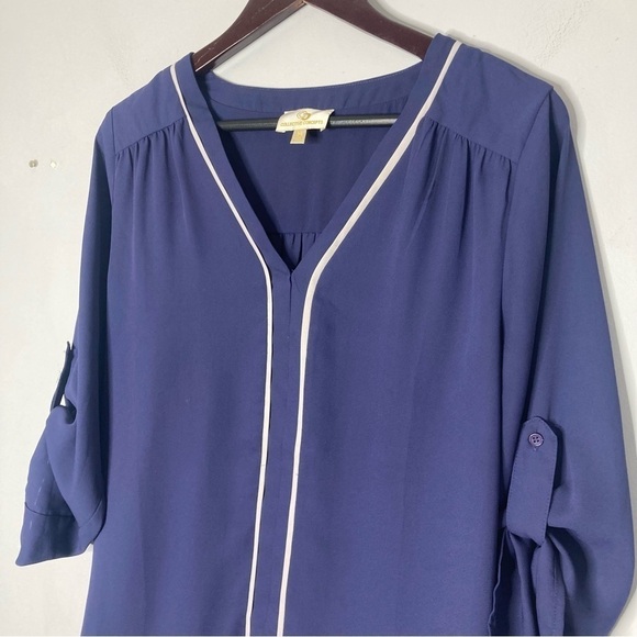 Collective Concepts Size Medium Chiffon Roll Tab Sleeve Flowy Blue Blouse - Picture 3 of 6